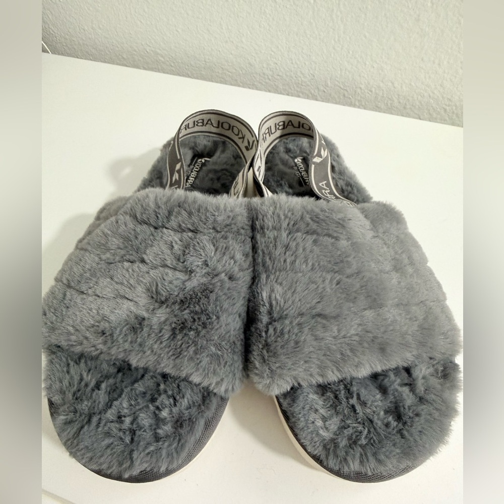 Kolaburra By Ugg Fuzz women size 8 Gray Plush Women's Slippers